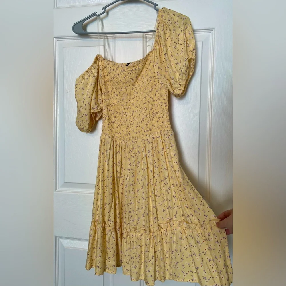 Pastel Yellow Dress - Picture 2 of 3